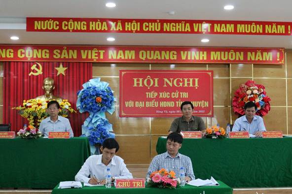Đại biểu HĐND 2 cấp tỉnh và huyện tiếp xúc cử tri ở thị trấn Sông Vệ, huyện Tư Nghĩa